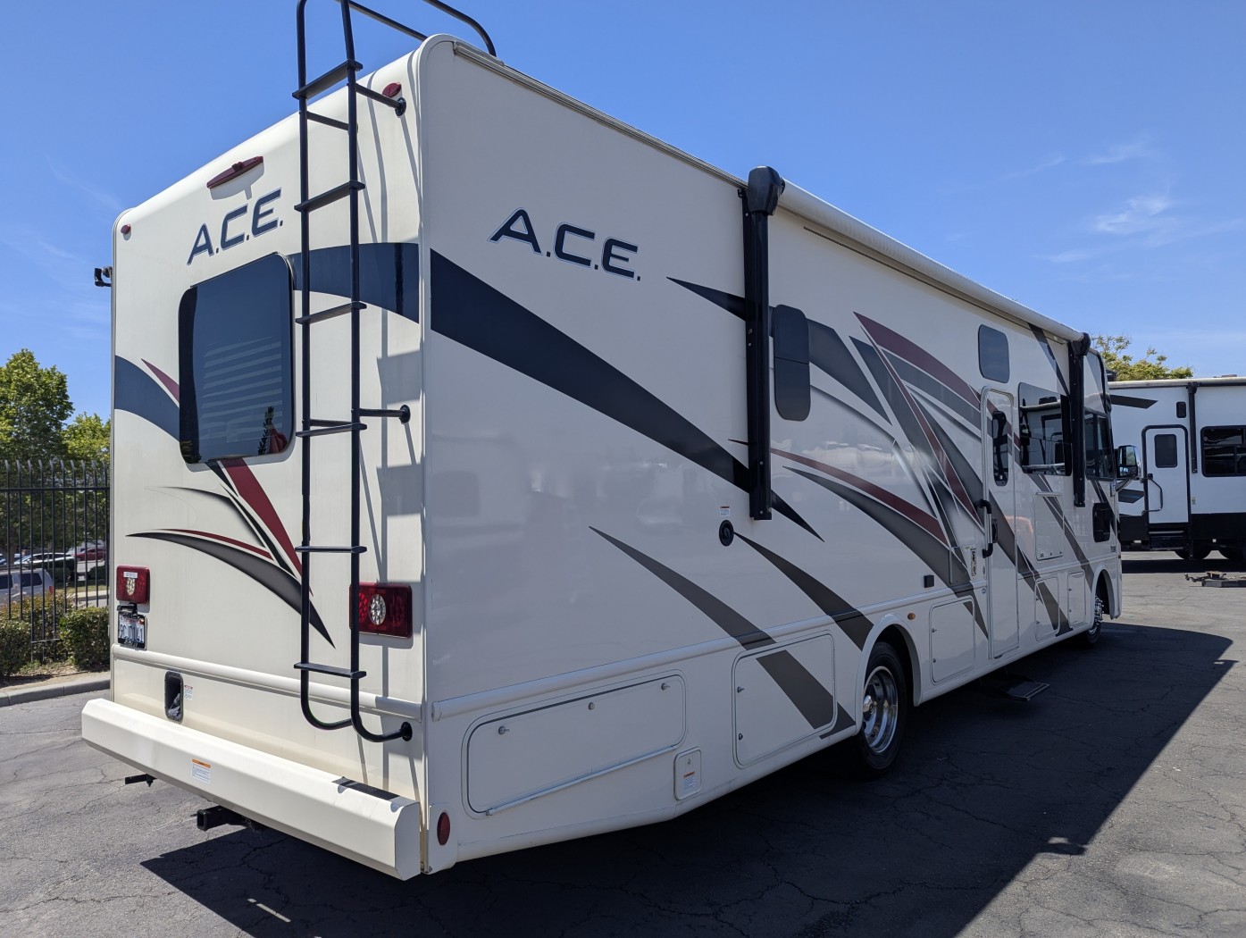 2022 Thor Motor Coach A.C.E. 32.3 - Image 5