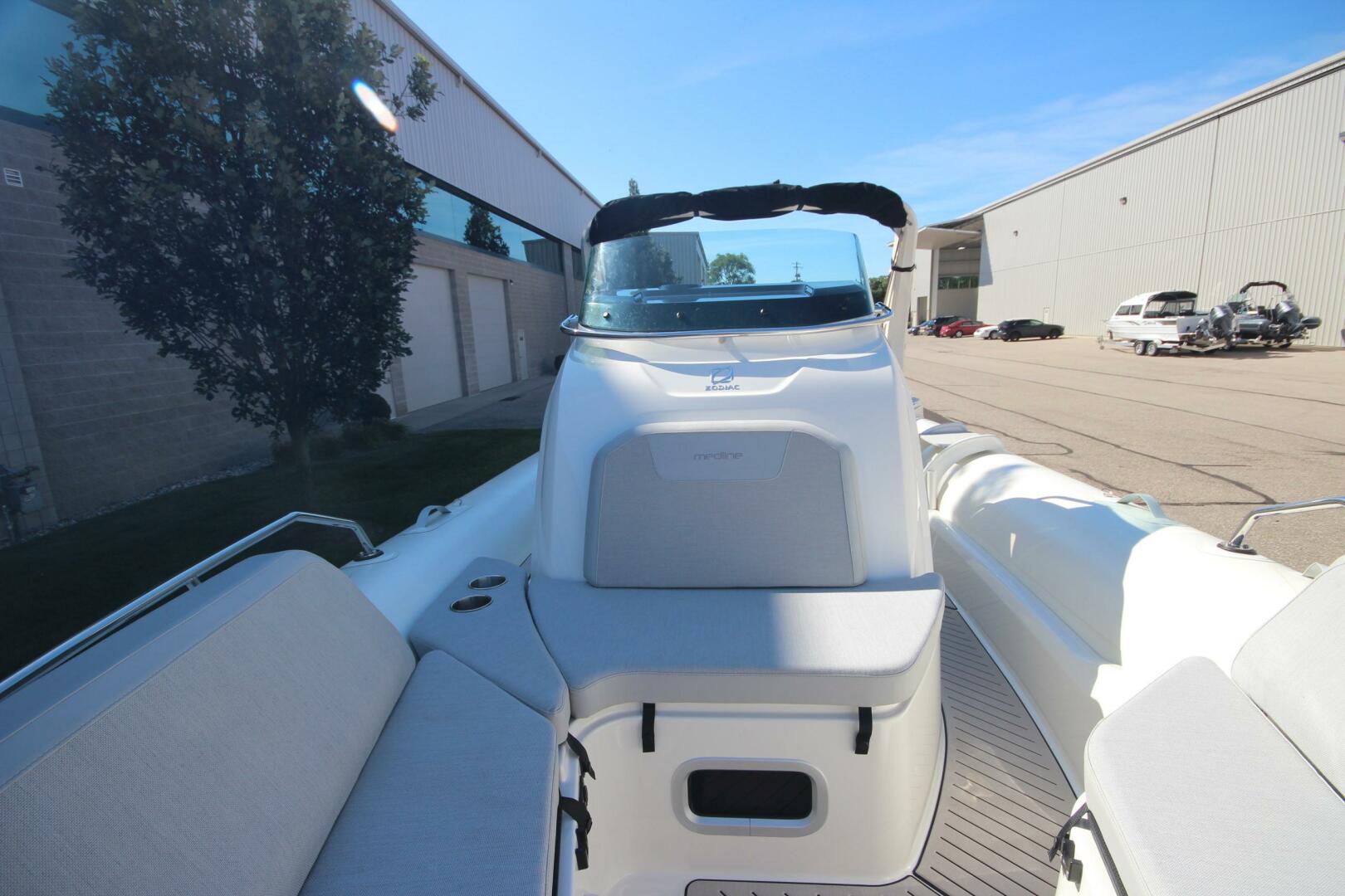 2024 Zodiac Medline 9 NEO - Image 55