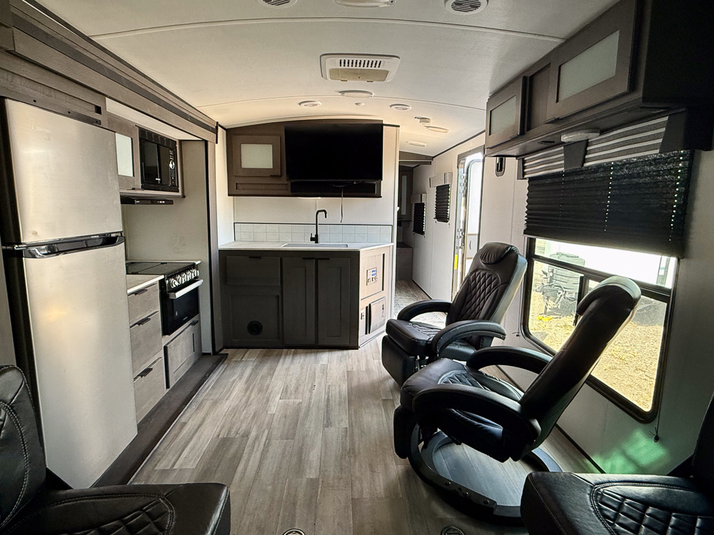 2022 CRUISER RV MPG ULTRA LITE TOY HAULER 2700 - Image 25