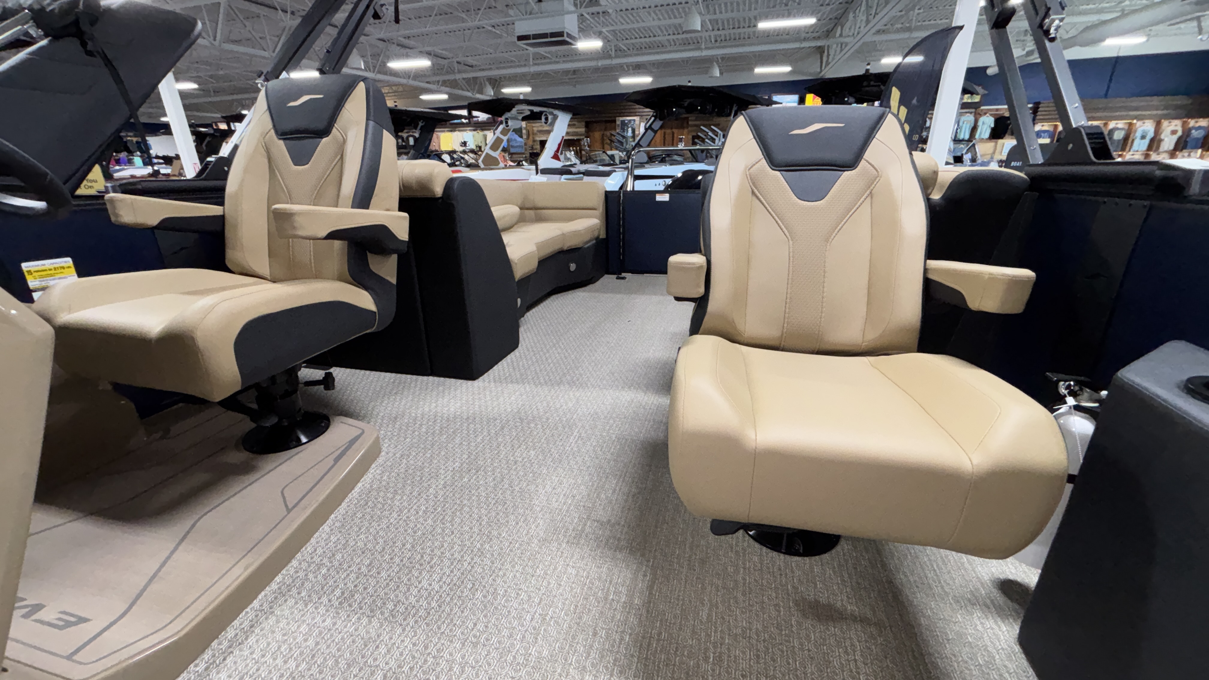 2026 Evotti 525 Quad Lounge - Image 27
