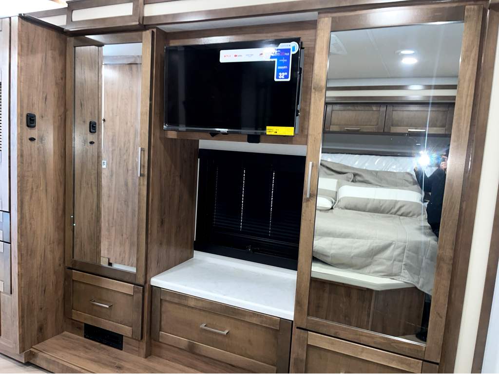 2026 ENTEGRA COACH ACCOLADE 37M - Image 32