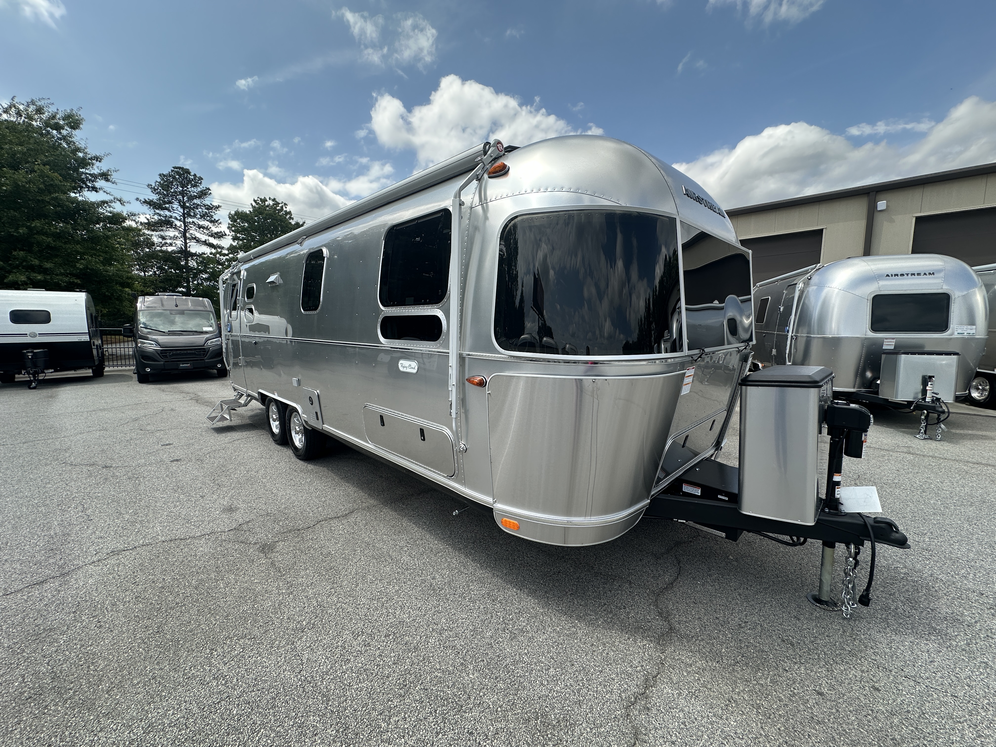 2026 Airstream Flying Cloud 27FB - Image 1