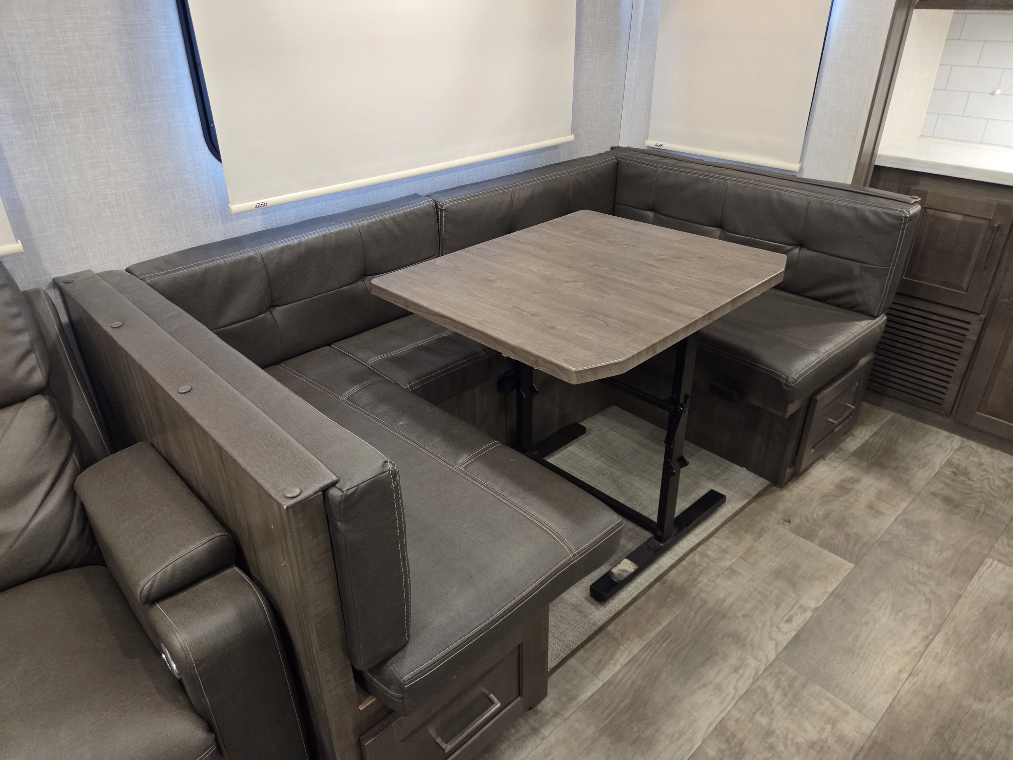 2022 Forest River Rockwood Signature Ultra Lite 8336BH - Image 8