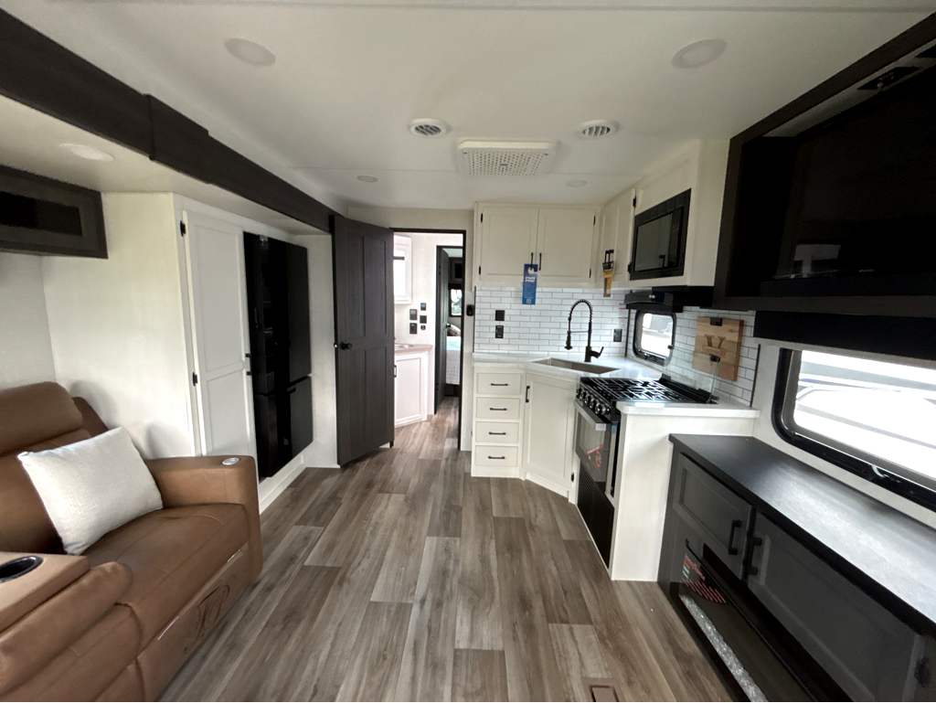 2026 VENTURE RV SPORTTREK 302VRD - Image 7