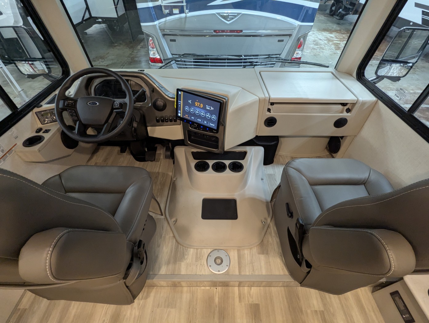 2026 Thor Motor Coach Windsport 29L - Image 7