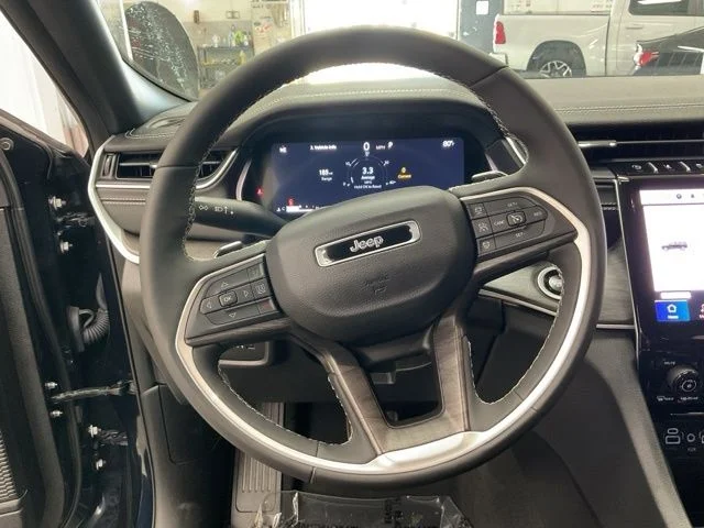 2024 Jeep Grand-Cherokee-L Laredo Altitude 4x4 - Image 14
