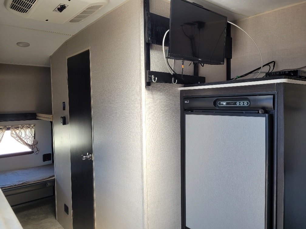 2019 Venture RV Sonic Lite SL169VBH - Image 5