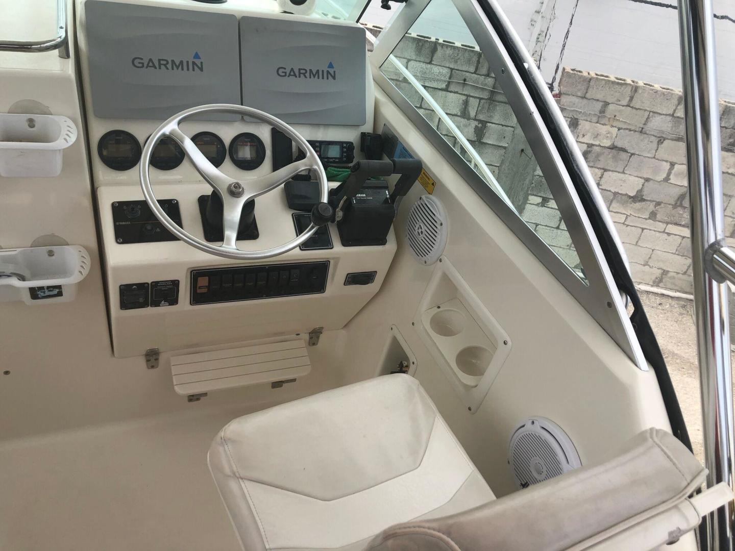 2003 Pursuit 2870 Walkaround - Image 10