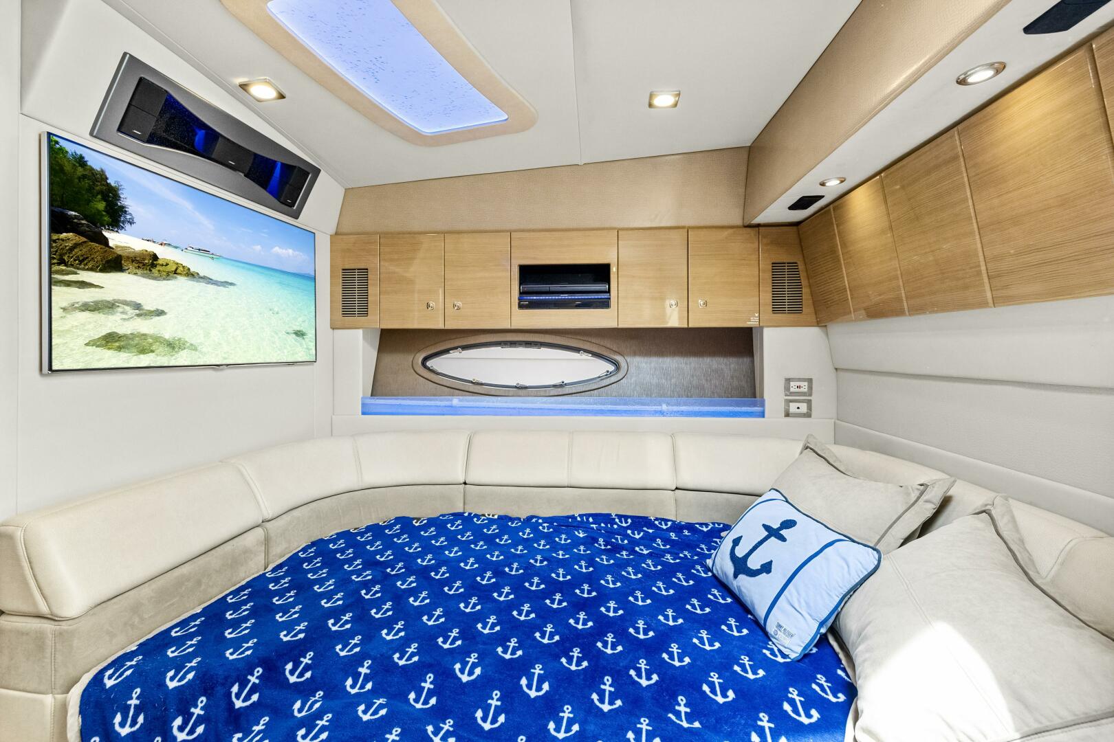 2016 Formula 45 Yacht - Image 28