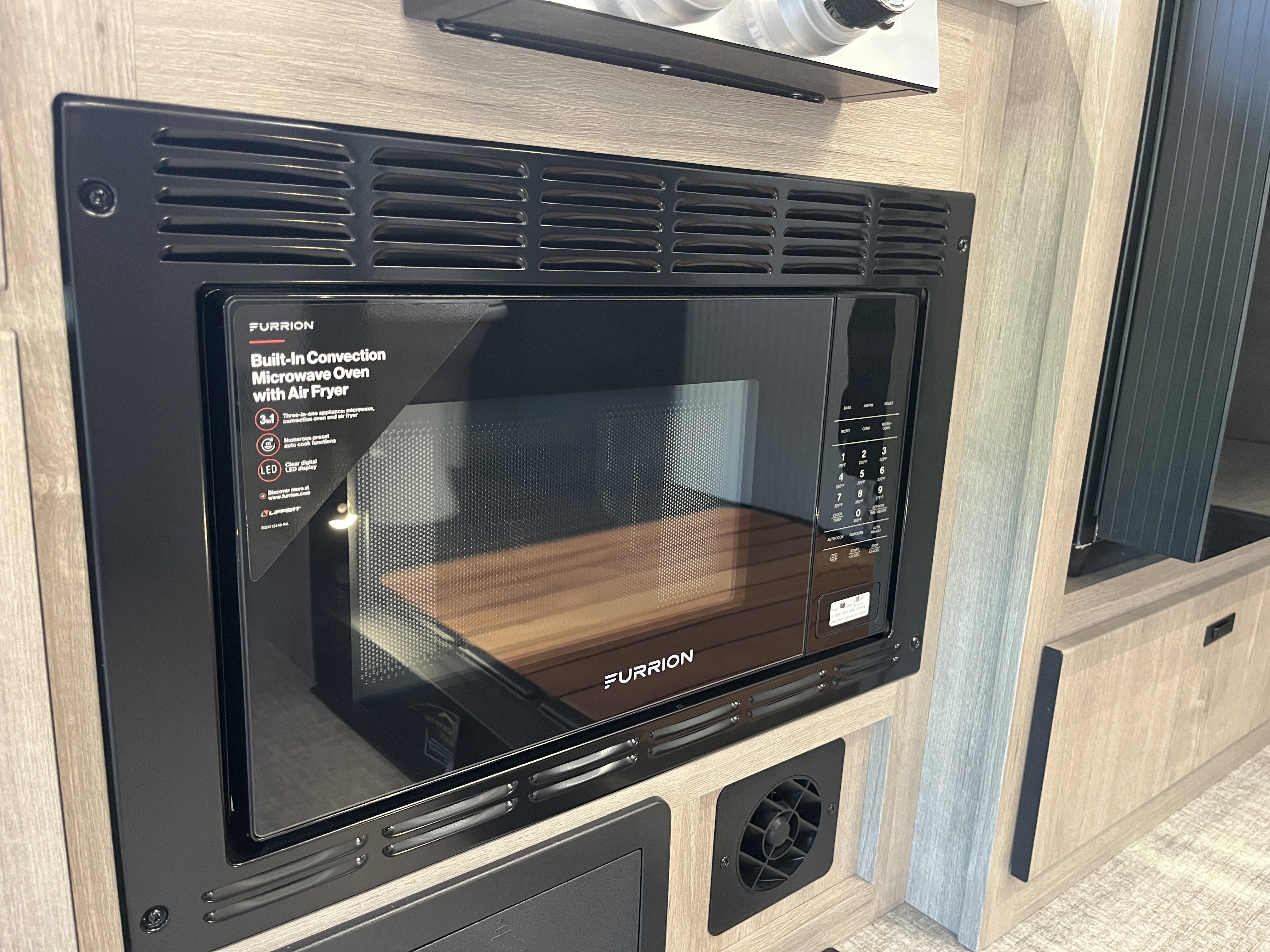2026 Grand Design Lineage Series M 25TK - Image 32