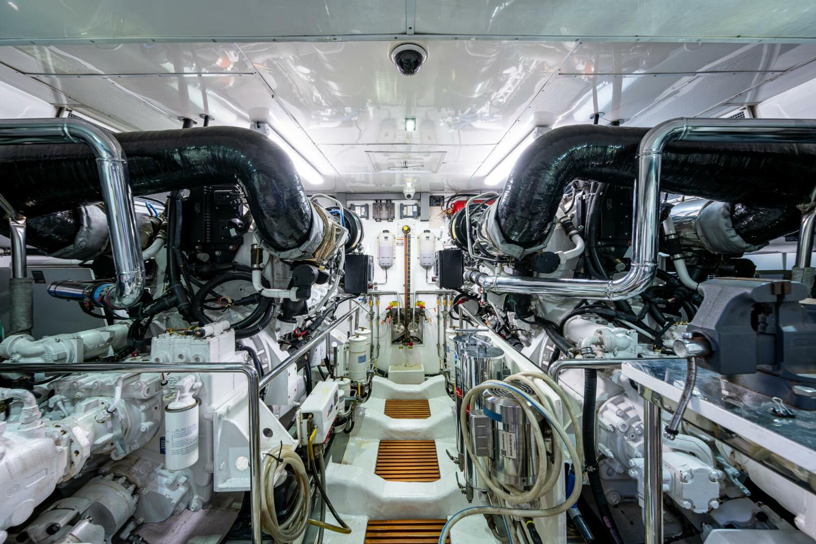 2013 Marlow Explorer Enclosed Bridge (CB) - Image 25