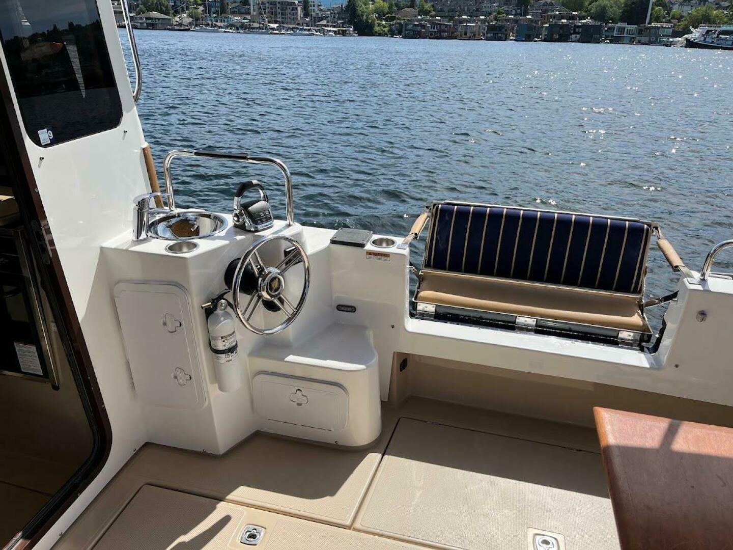 2013 Ranger Tugs R-31 CB - Image 20