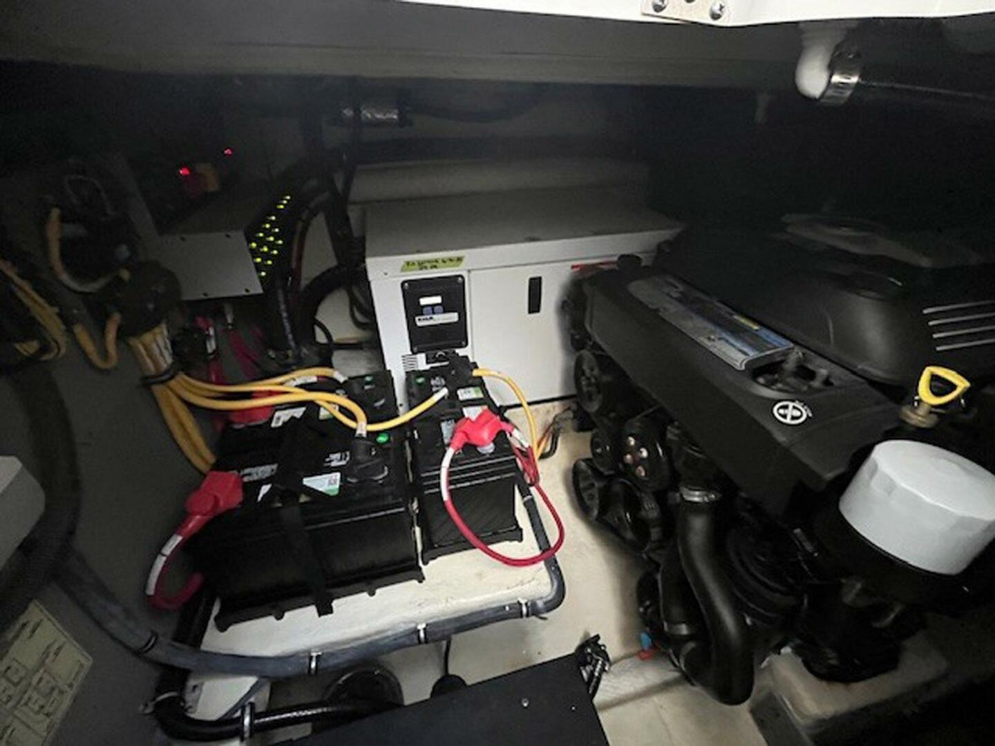 2018 Monterey 335 Sport Yacht - Image 25