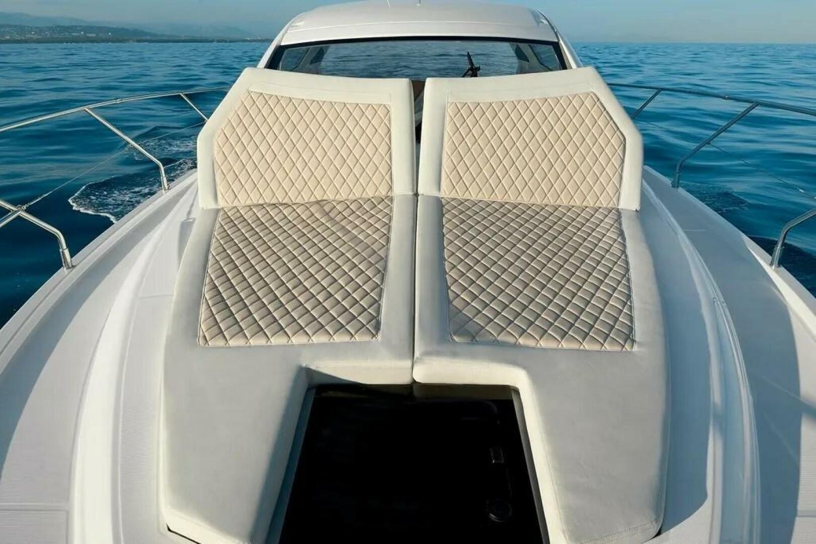 2019 Beneteau Gran Turismo 40 - Image 11