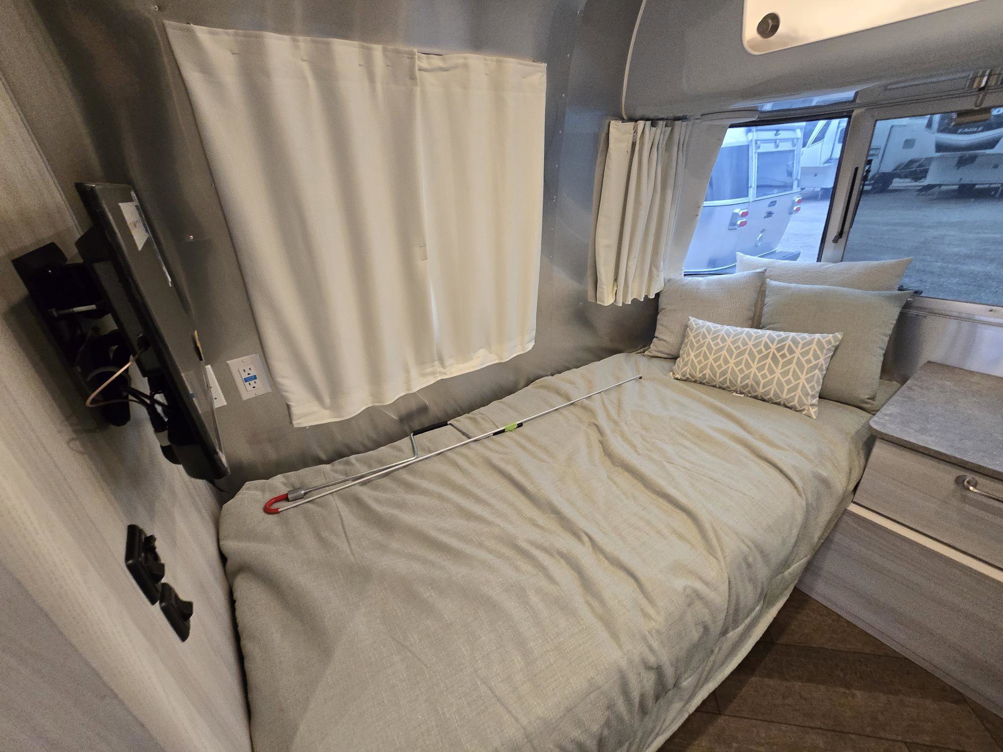 2026 Airstream International 25FB - Image 25