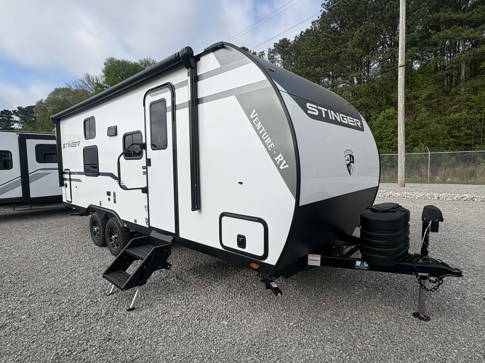 2026 VENTURE RV SPORTTREK STINGER 222VUD - Image 19