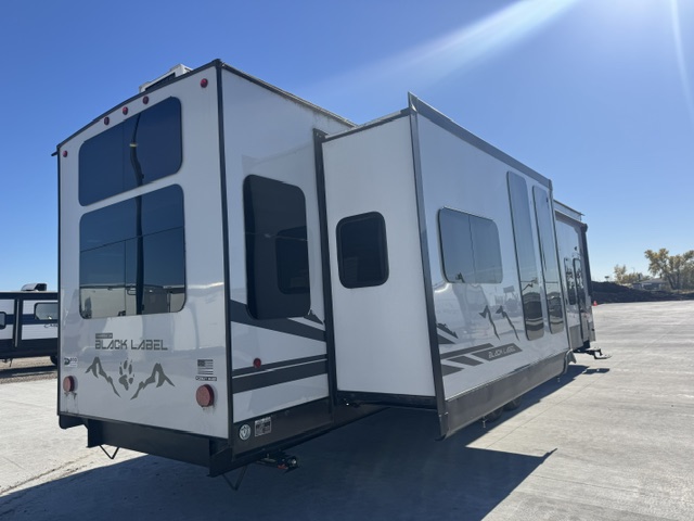 2023 CHEROKEE TIMBERWOLF 39DLBL - Image 3