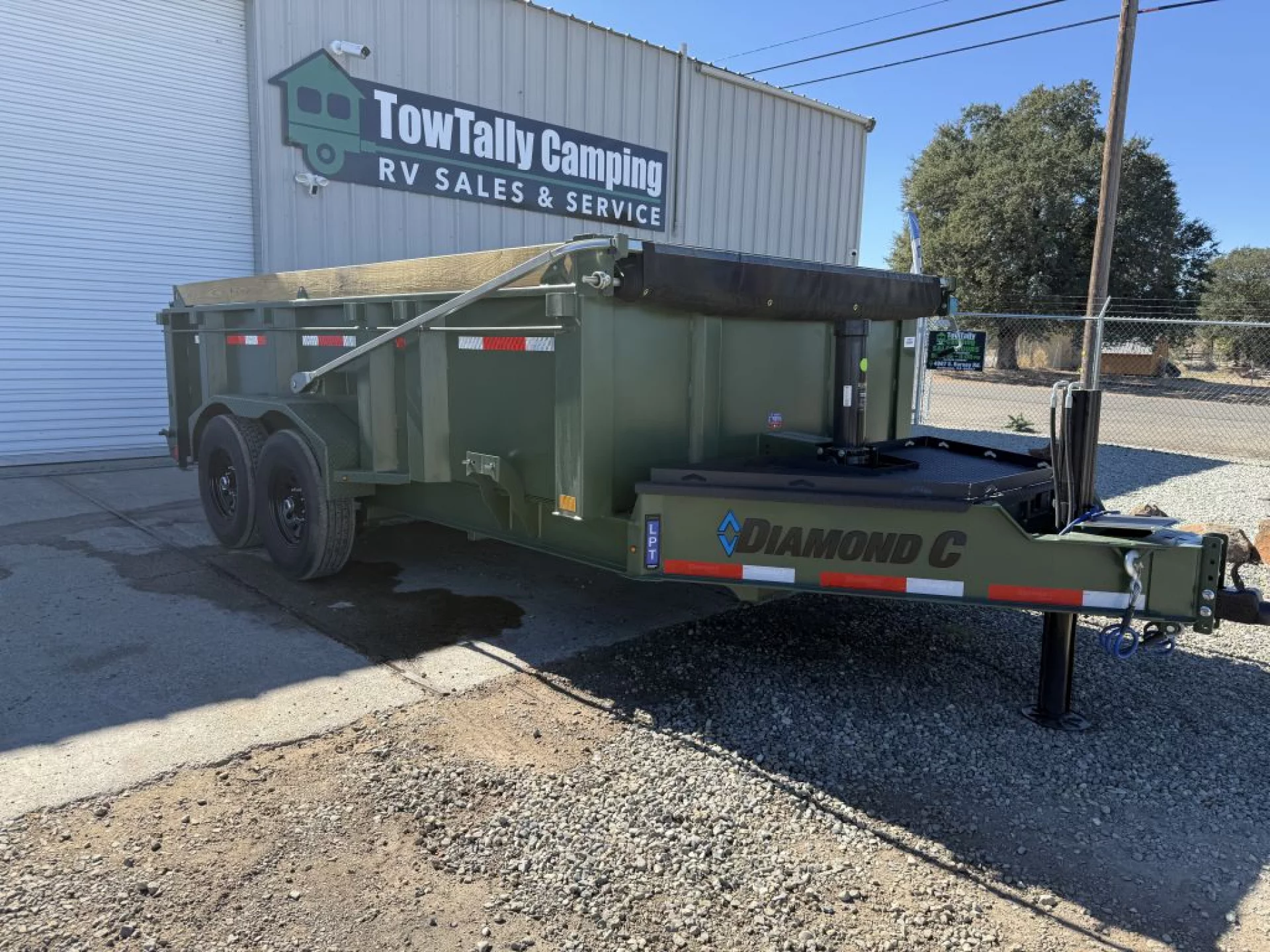 2027 DIAMOND C TRAILERS DIAMOND C LPT 207 HEAVY DUTY 14X82 32 SIDES PACESETTER - Image 2