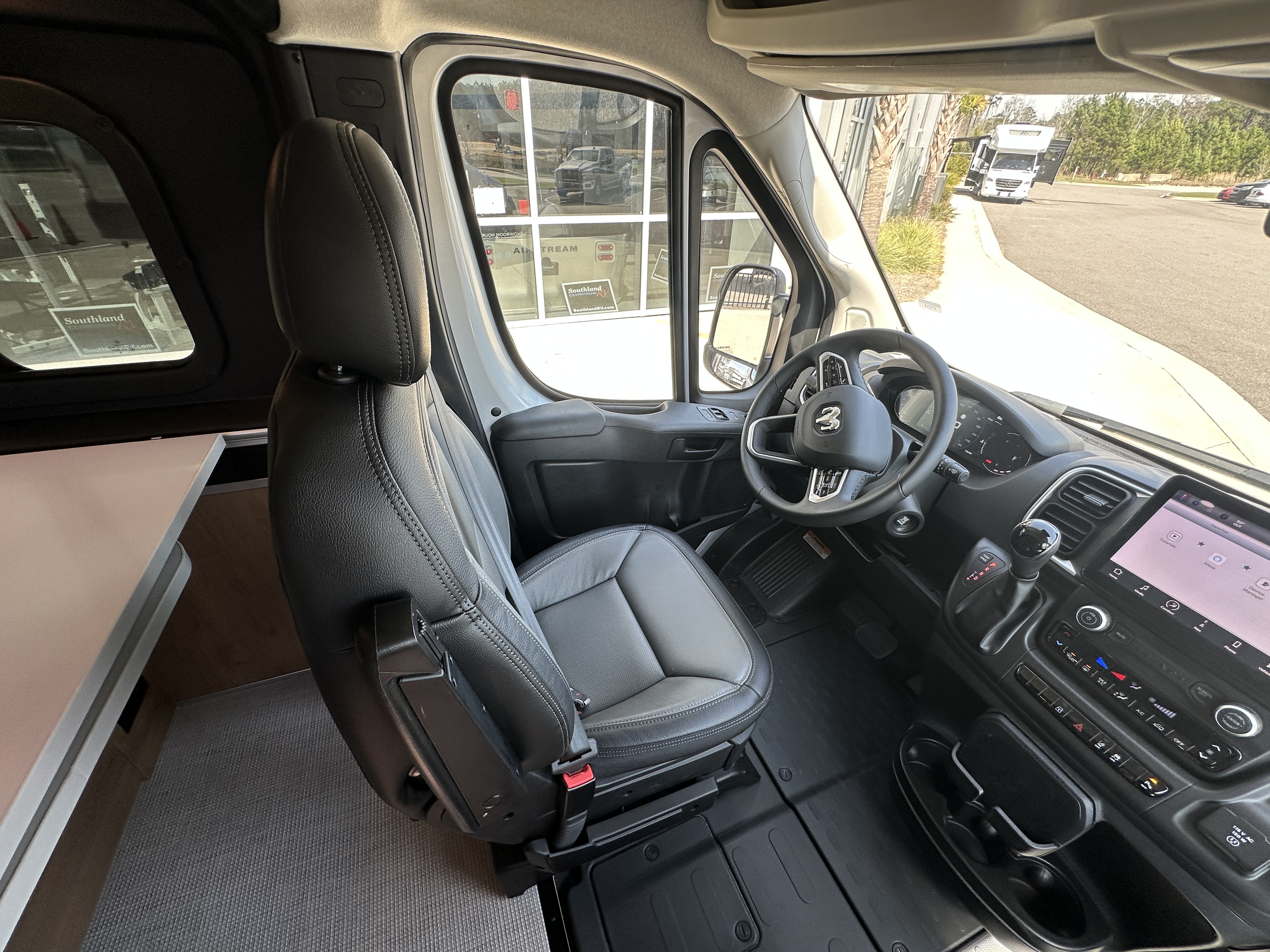 2026 Airstream Rangeline Pop Top - Image 11