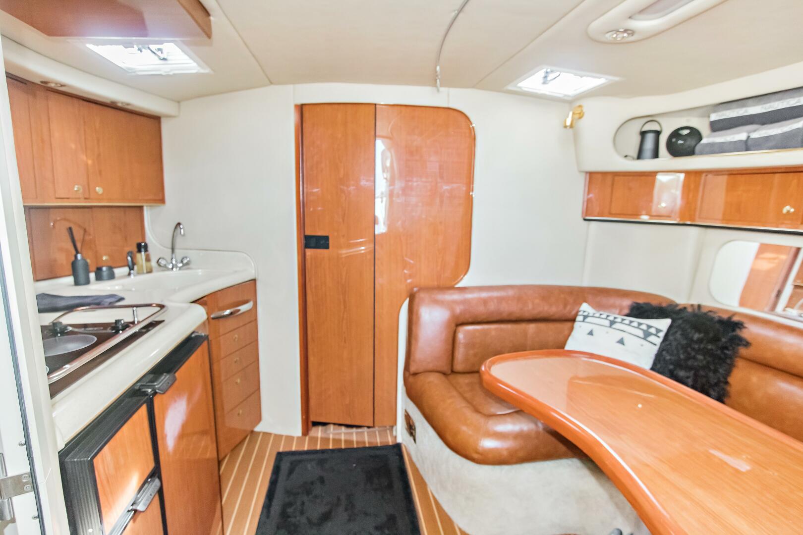 2000 Sea Ray 370 Express Cruiser - Image 14