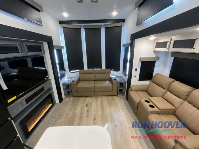 2026 PALOMINO 402LFT - Image 6