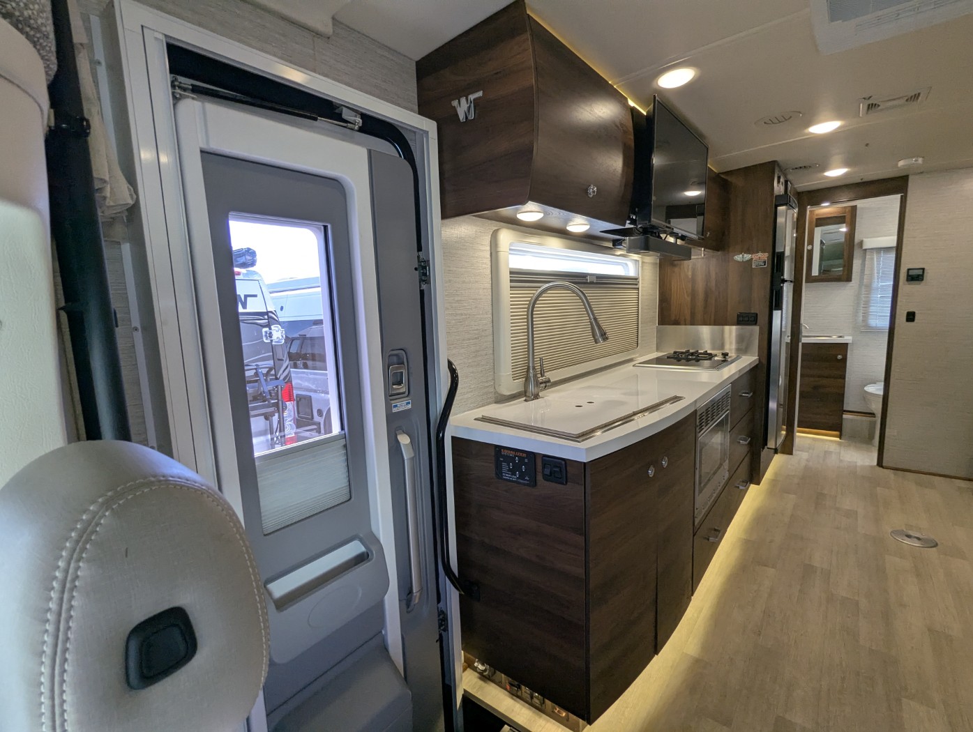 2022 Winnebago View 24D - Image 13