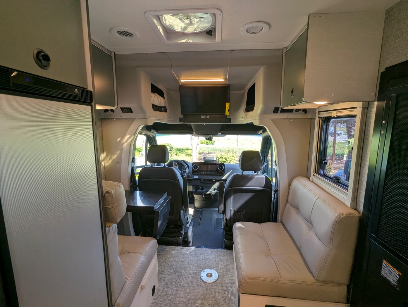 2026 Winnebago EKKO Sprinter 23B AWD - Image 22