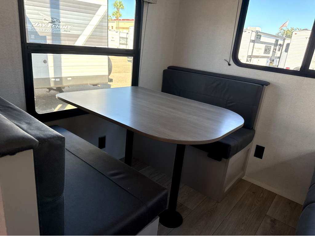 2027 Jayco Jay Flight SLX 210QB - Image 17