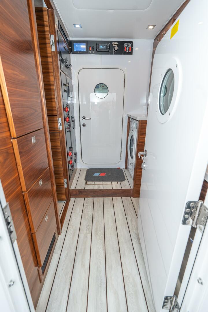 2025 Viking 90 Convertible - Image 63