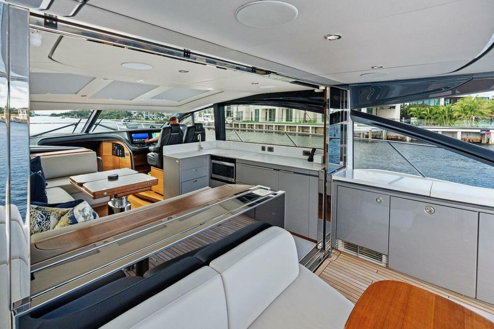 2021 Princess V55 - Image 19