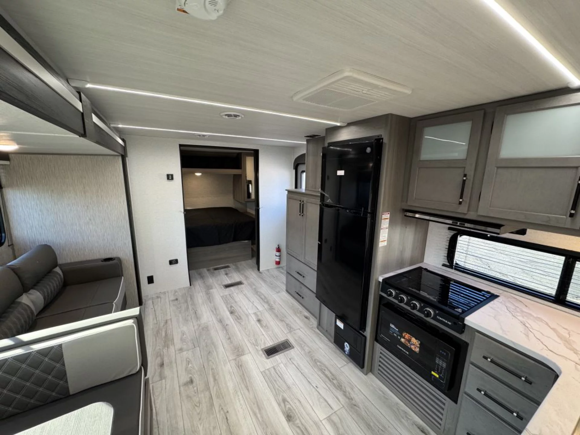 2025 KEYSTONE HIDEOUT DELUXE 26PATIO - Image 22