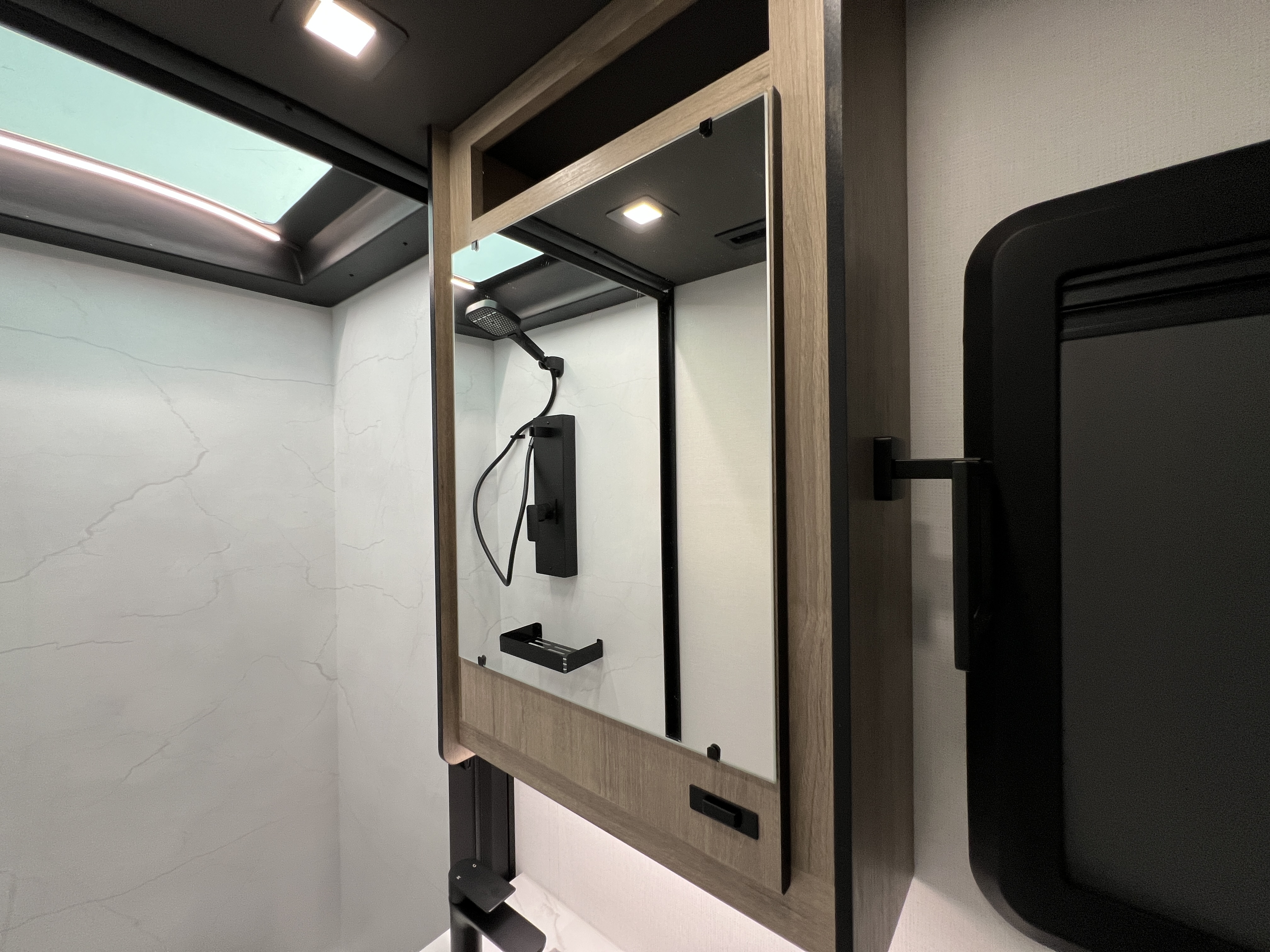 2027 Grand Design Lineage Series F 31ZW - Image 36