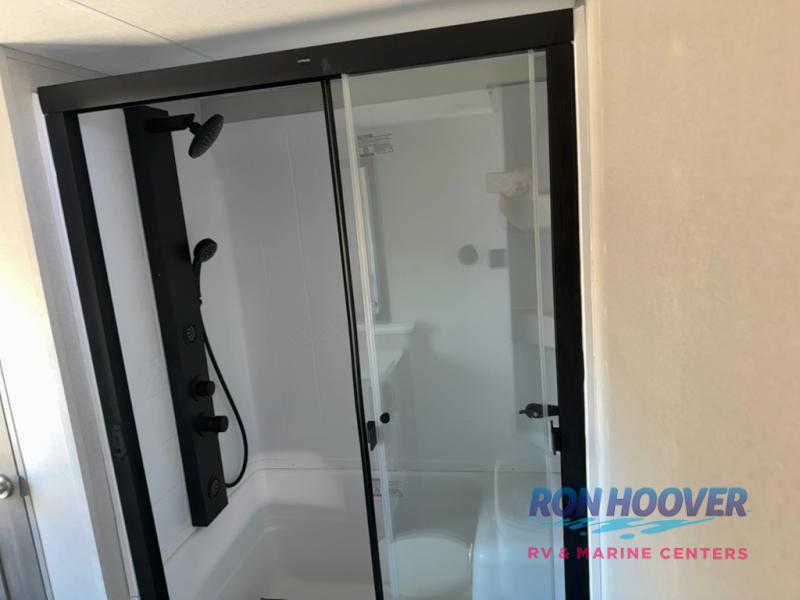 2025 COACHMEN CATALINA 42CONDO - Image 23