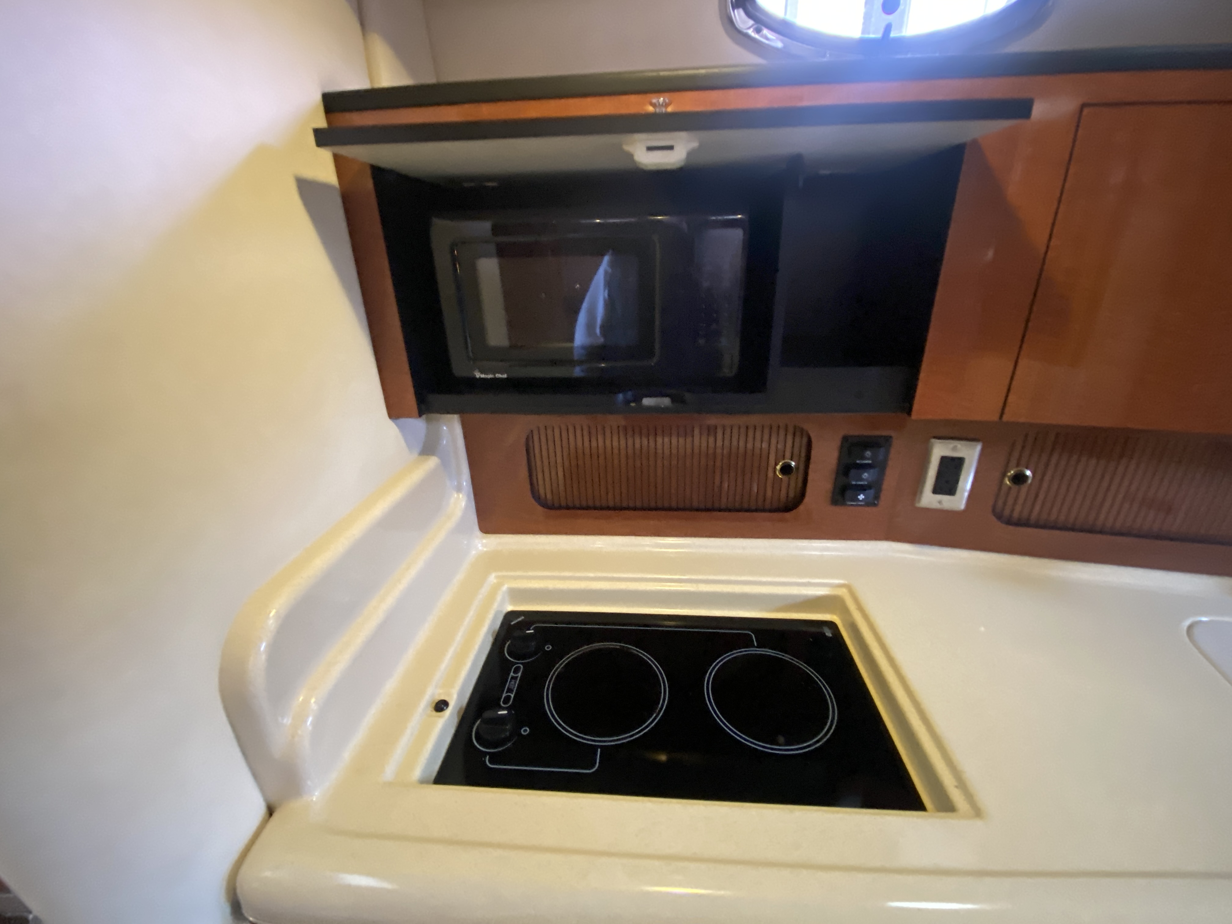 2004 Sea Ray Sundancer 320 - Image 31