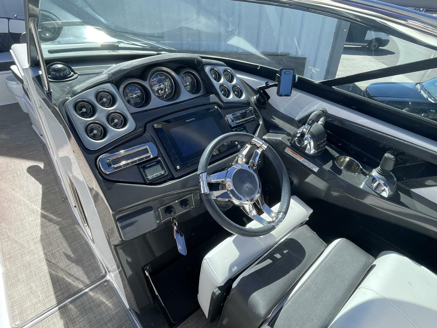 2019 Monterey 328SS - Image 25