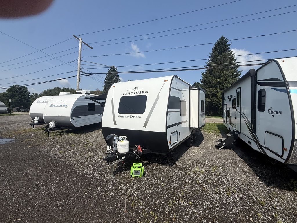 2027 Coachmen FET19SE-320 - Image 5