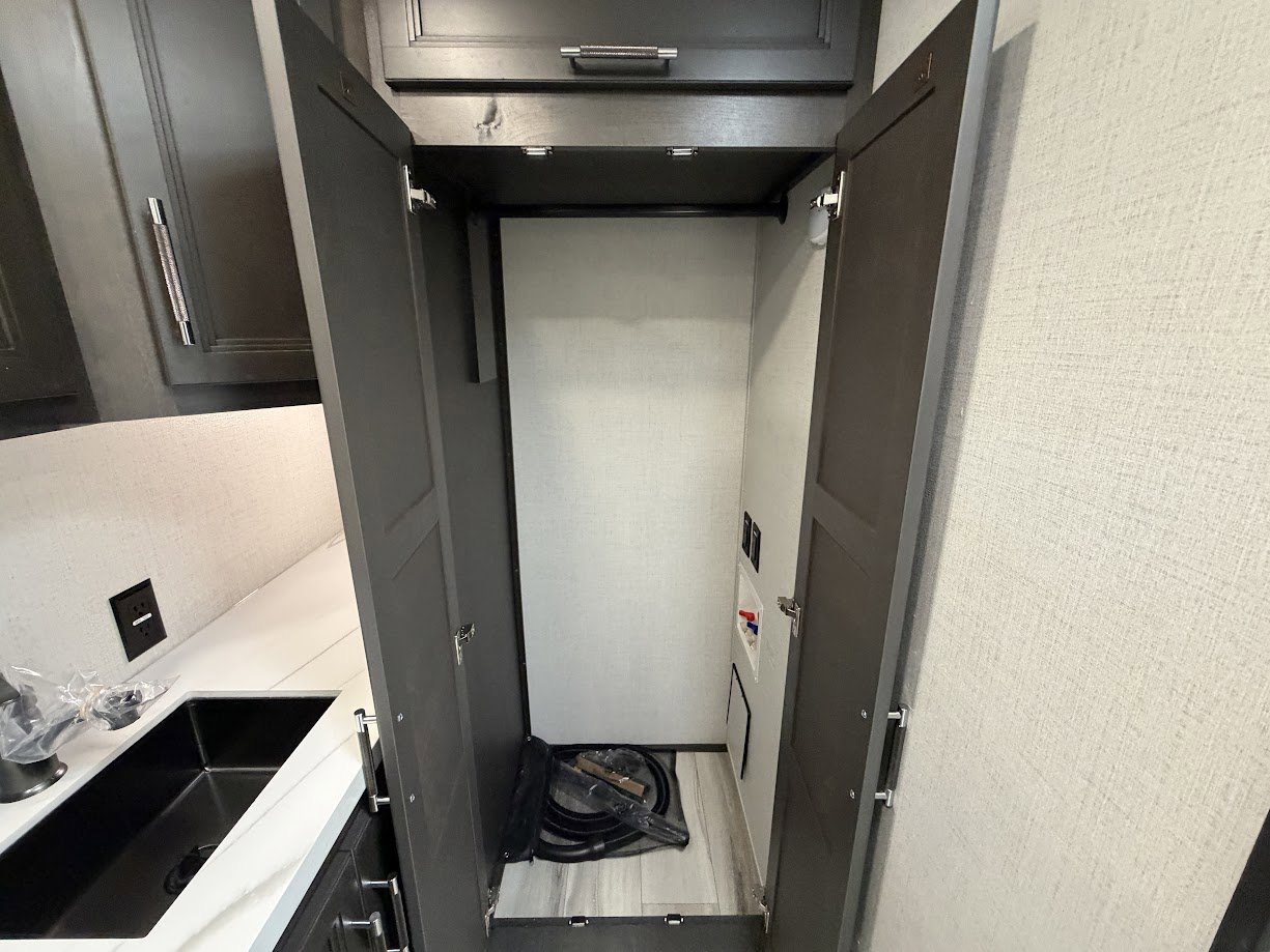 2026 Keystone ALPINE 3710FL - Image 71