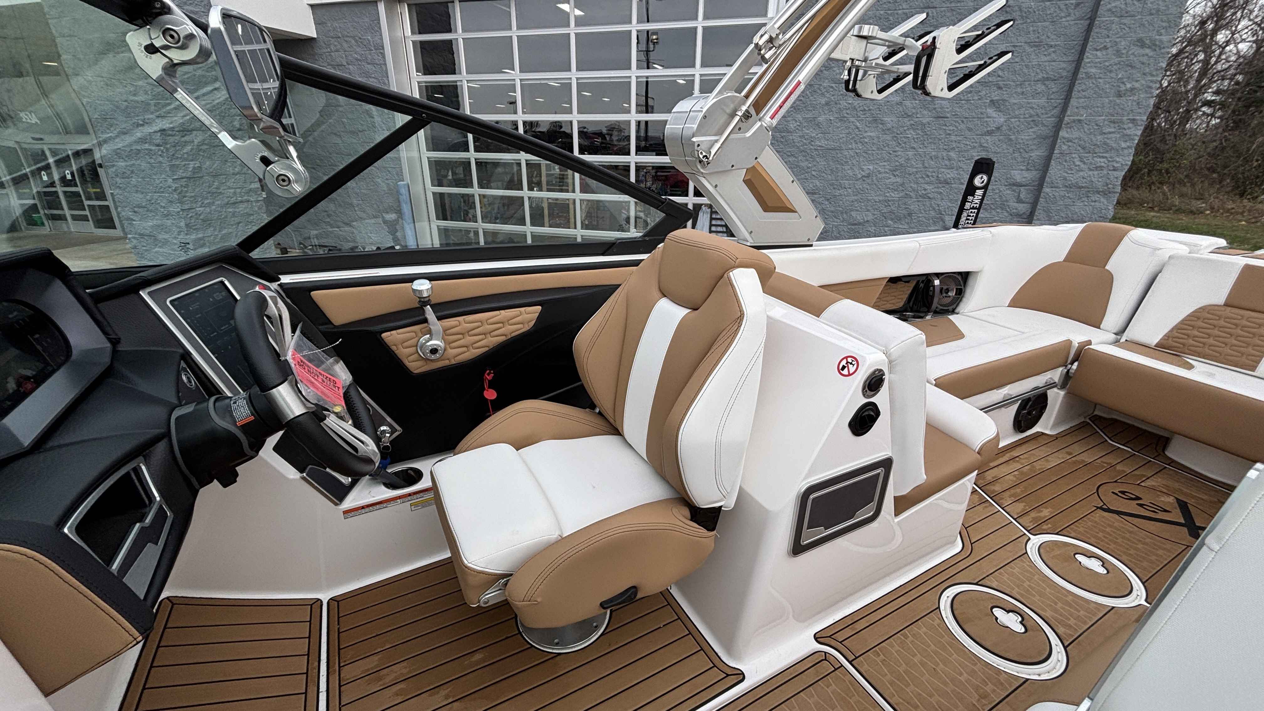 2022 MasterCraft X26 - Image 7