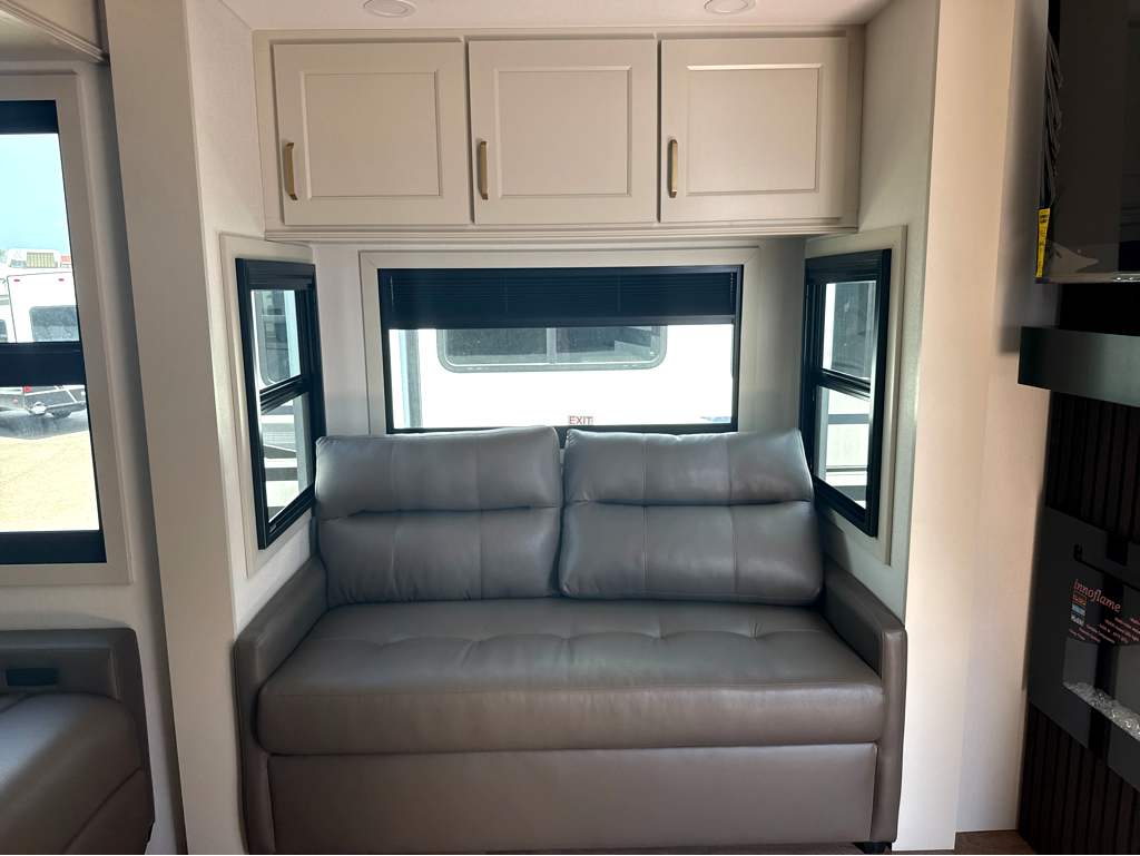 2027 GRAND DESIGN SOLITUDE 417KB - Image 13