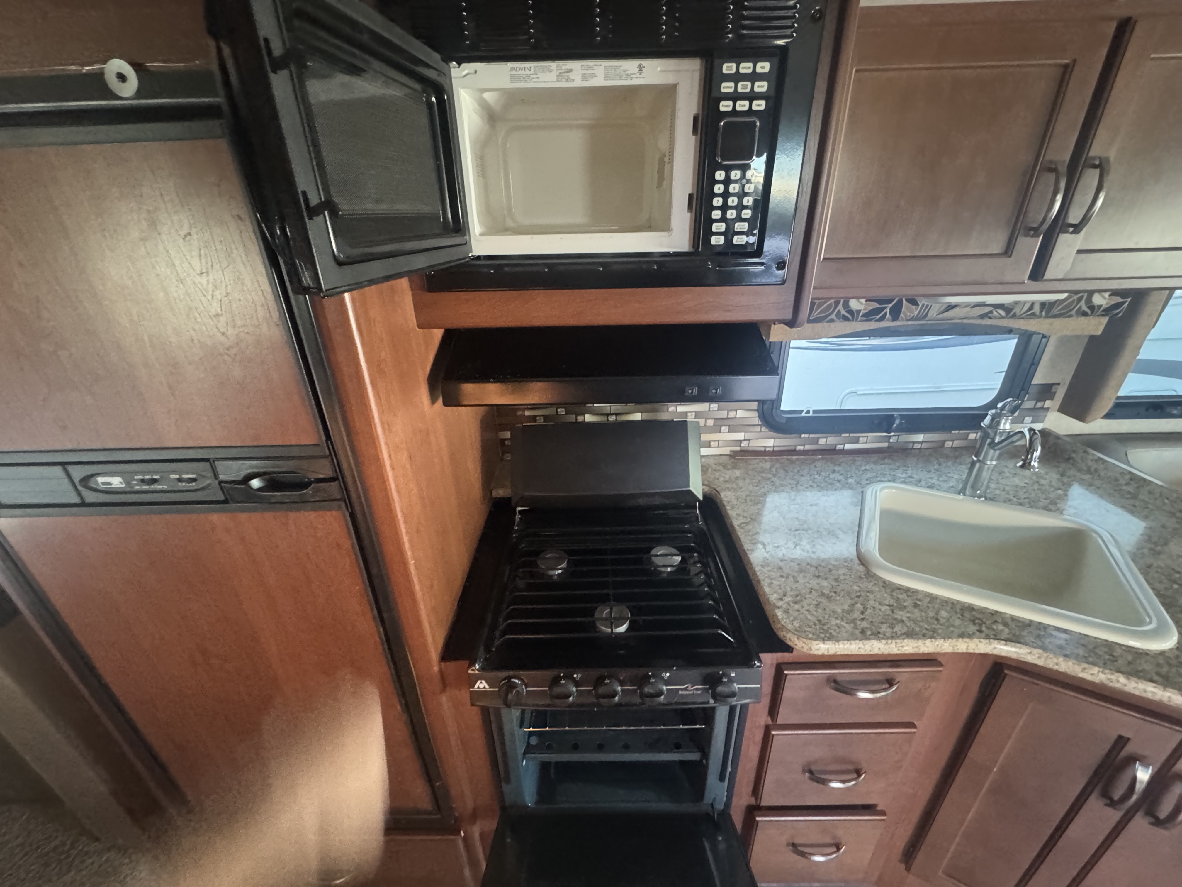 2015 Thor Motor Coach ACE 29.2 - Image 14