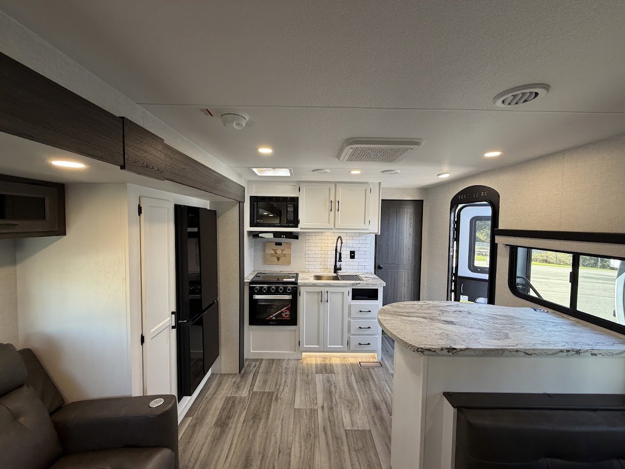2026 VENTURE RV SPORTTREK 271VRB - Image 14