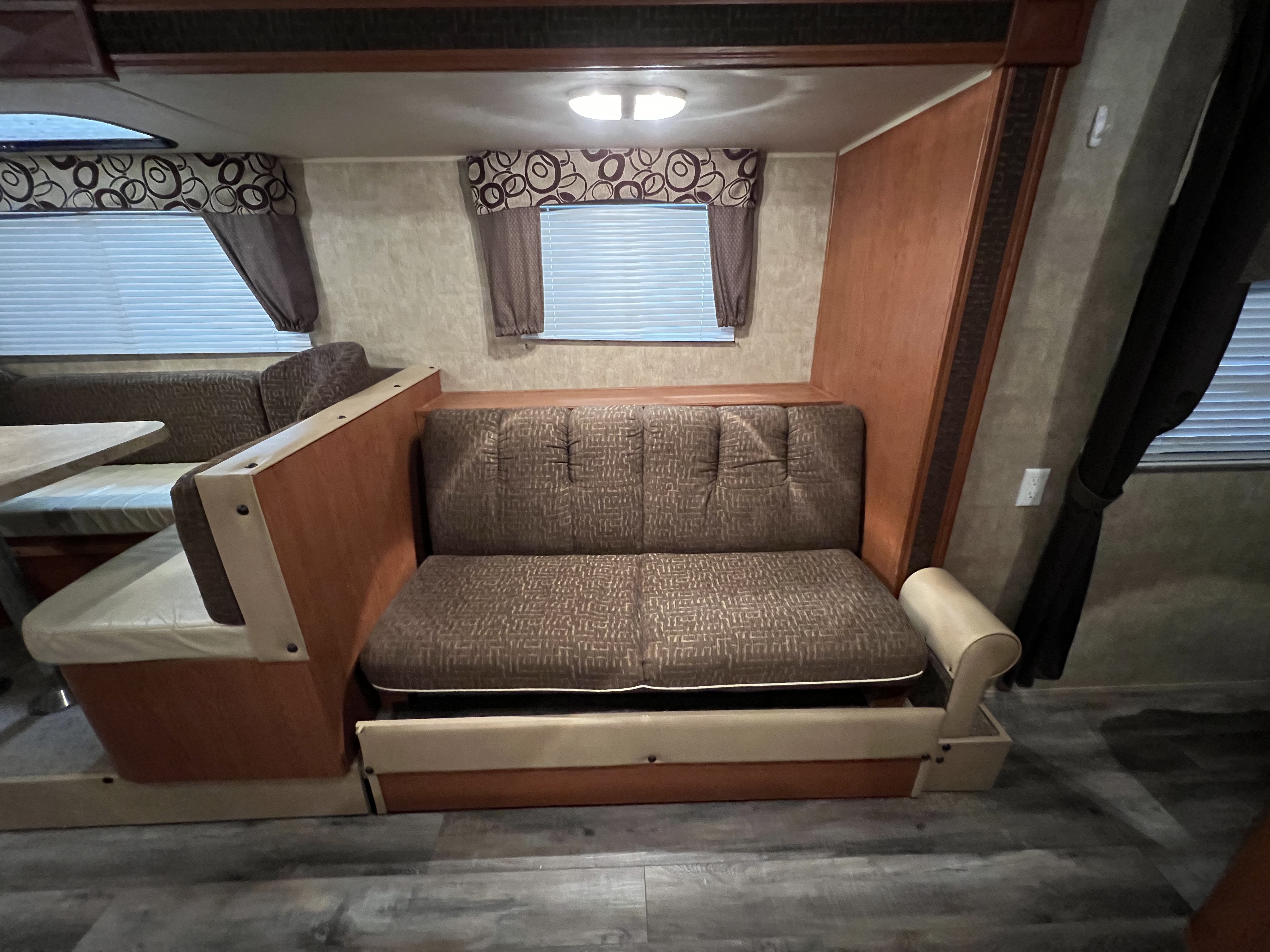 2013 CHEROKEE GREY WOLF 28BHG - Image 12