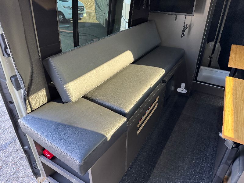 2025 27North Venture Van 170 - Image 8