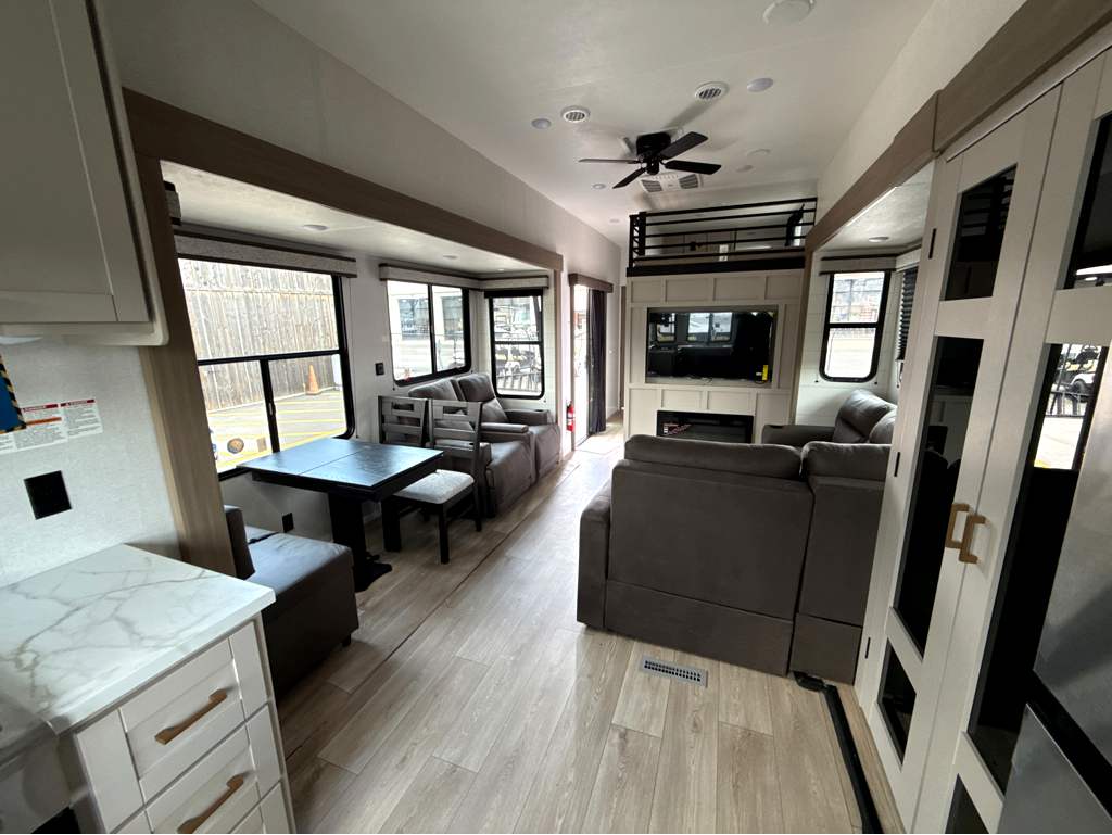 2027 JAYCO JAY FLIGHT BUNGALOW 404LOFT - Image 16