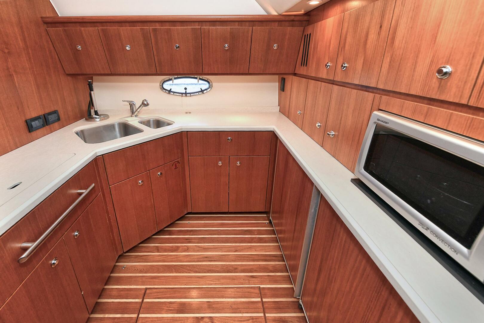 2008 Tiara Yachts 4200 Open - Image 32