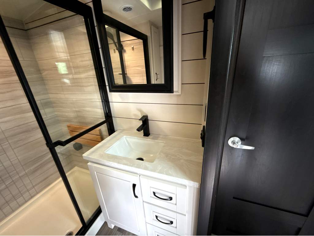 2025 JAYCO NORTH POINT 310RLTS - Image 19