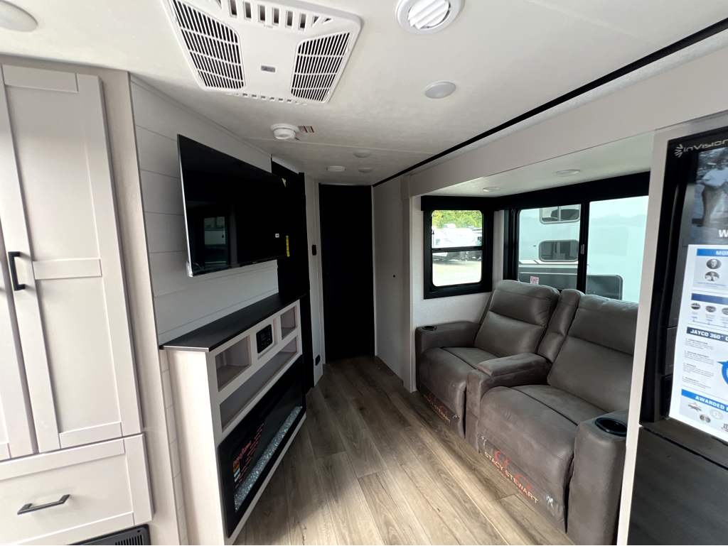 2026 JAYCO JAY FEATHER 24FK - Image 5