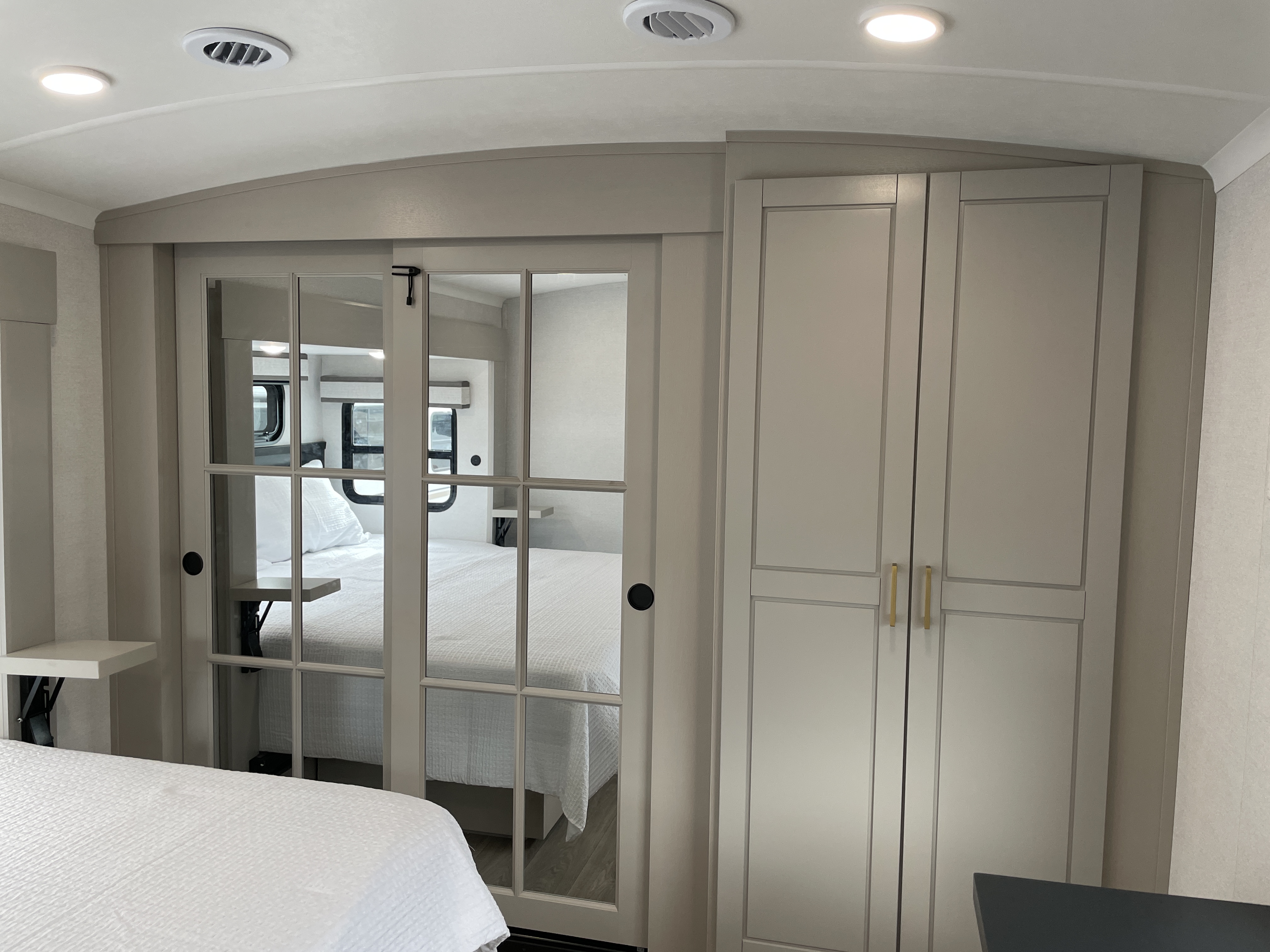 2027 Jayco North Point 361RLBH - Image 26