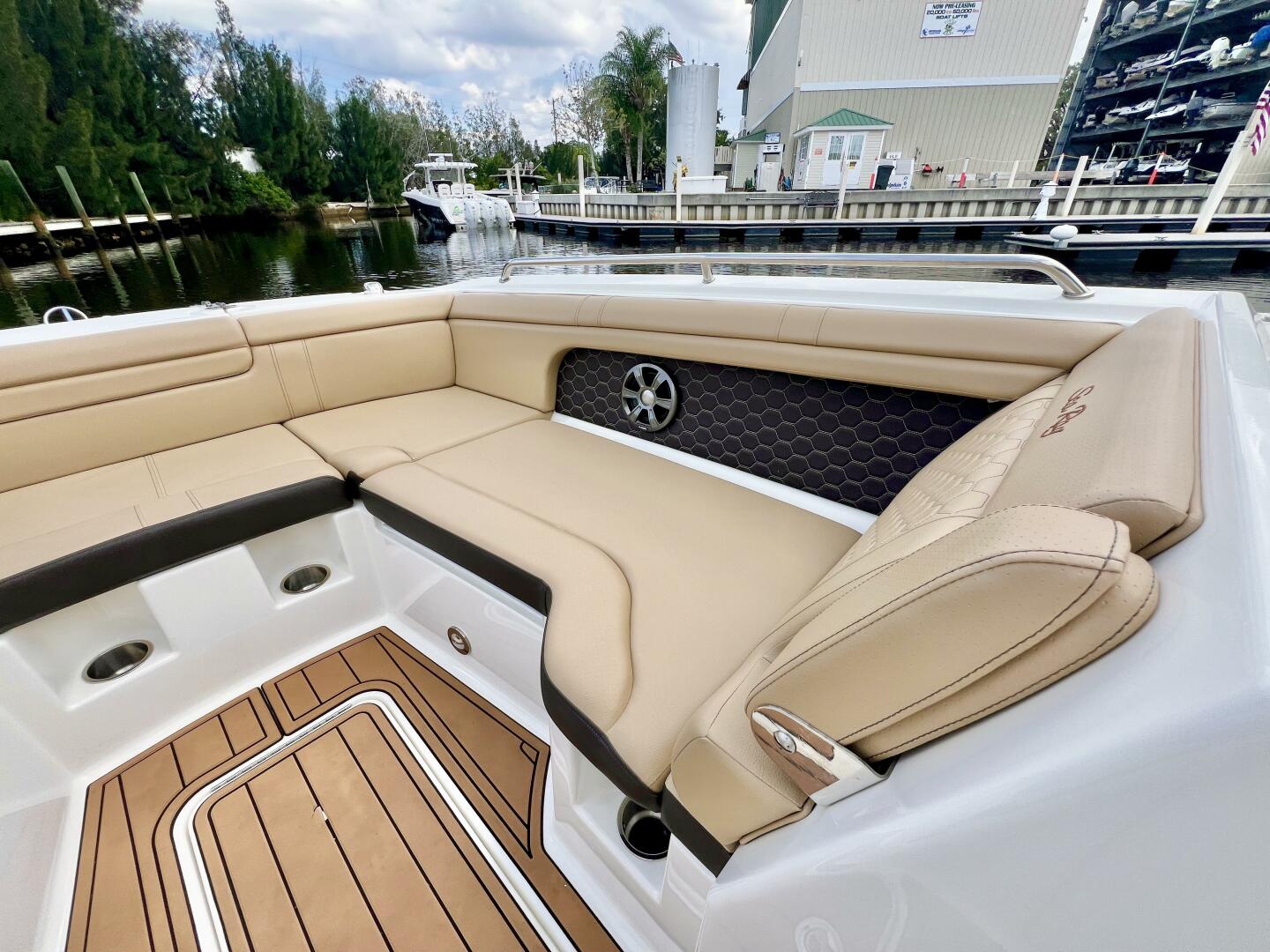 2019 Sea Ray SDX 290 OB - Image 33