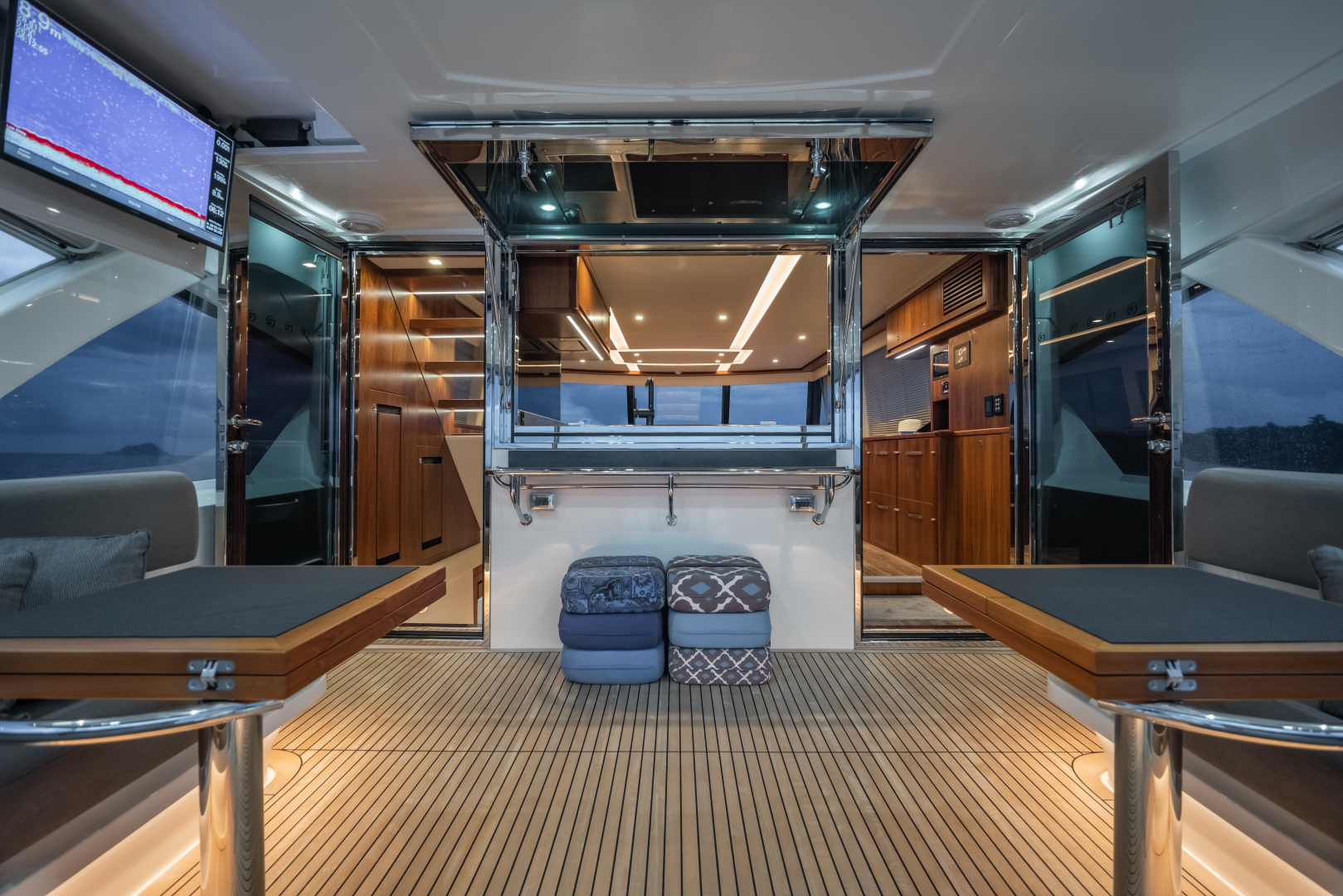 2019 Riviera 68 Sport Motor Yacht - Image 15
